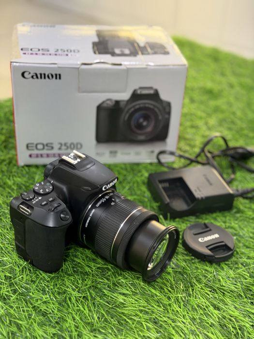 Фотоаппарат Canon 250d