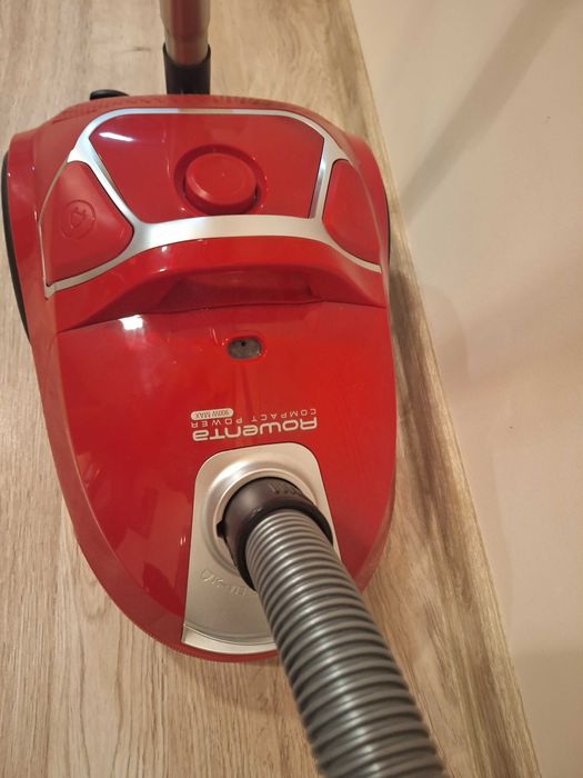 Продавам прахосмукачка Roventa с гаранция