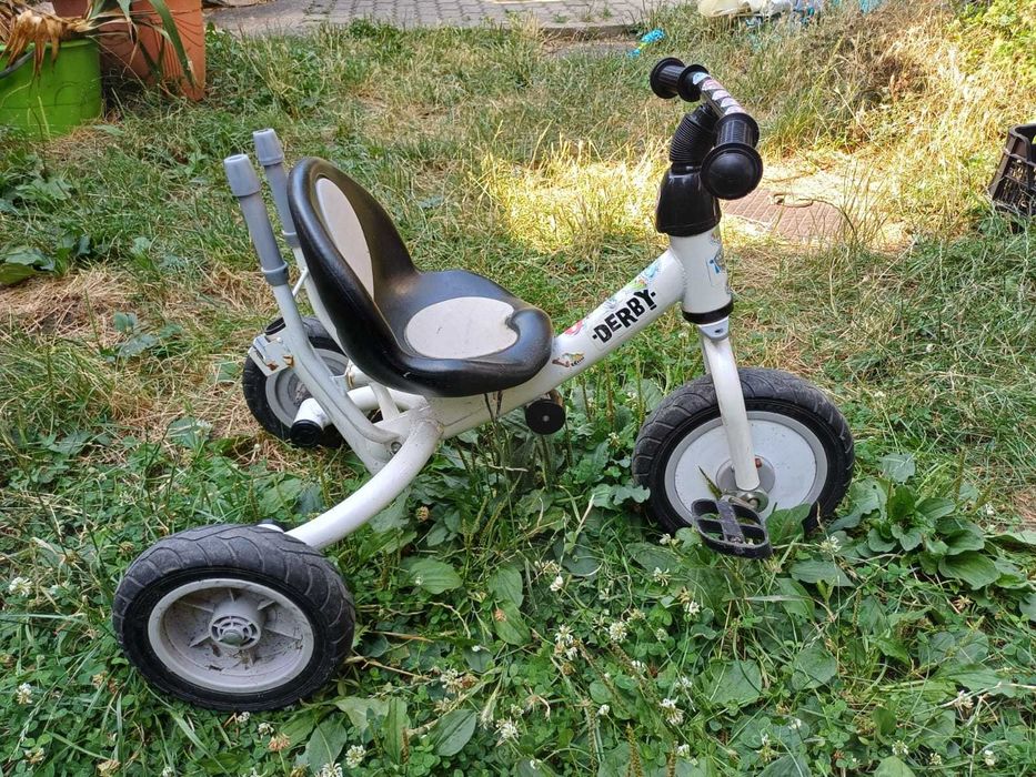 Tricicleta cu pedale si maner pentru parinti