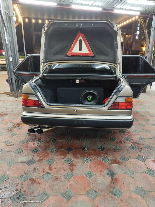 Mercedes W124 Ешка
