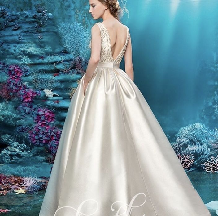 Элегантное свадебное платье
