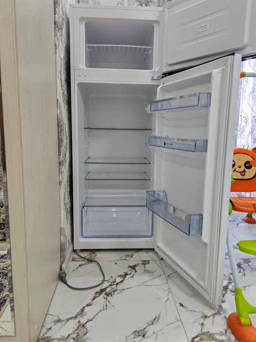 Холодильник  Бестон Новый