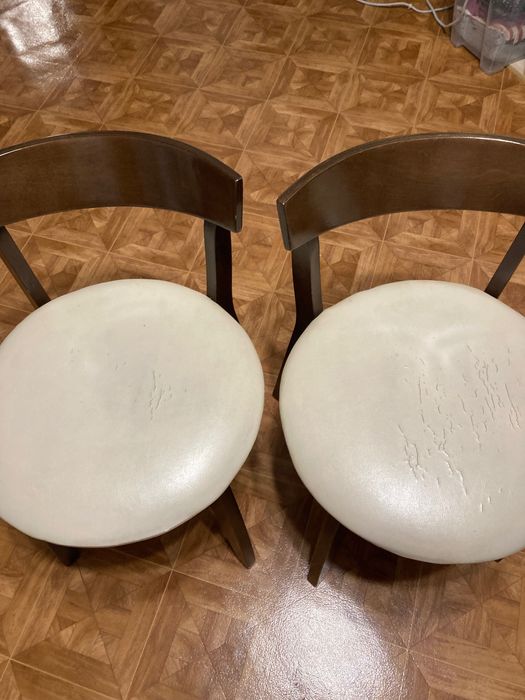 Продам четыре стула