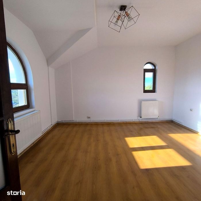 Vila 5 camere, teren 1070 mp, relizata in regie proprie