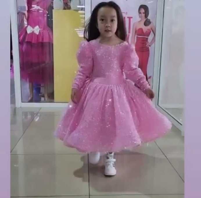 Продам детские платья