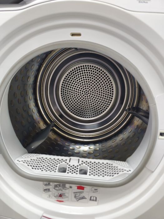 Сушилня с термопомпа AEG серия 8000