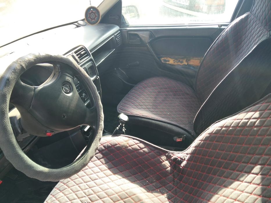 Продаю машину Opel Vectra