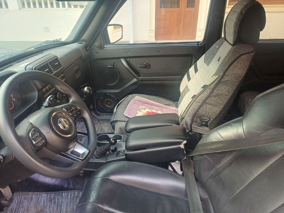 Niva lada4x4 Toshkentda turibdi