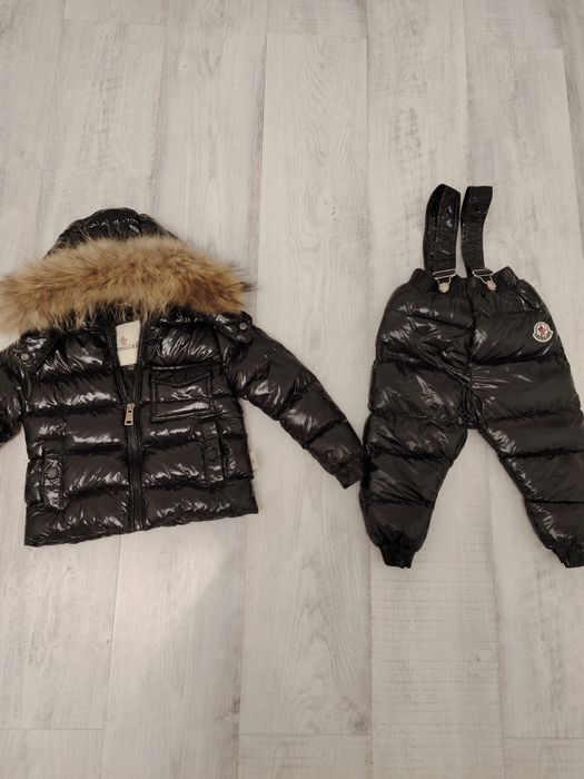 Vând compleu bebe Moncler