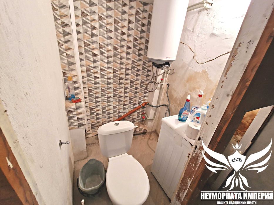 Двуетажна къща с постройки 384РЗП с 930кв. двор село Караджалово