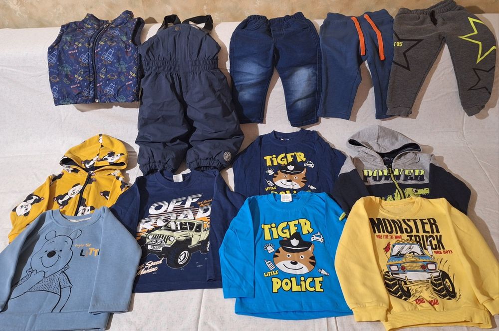 Дрехи и бебешки аксесоари