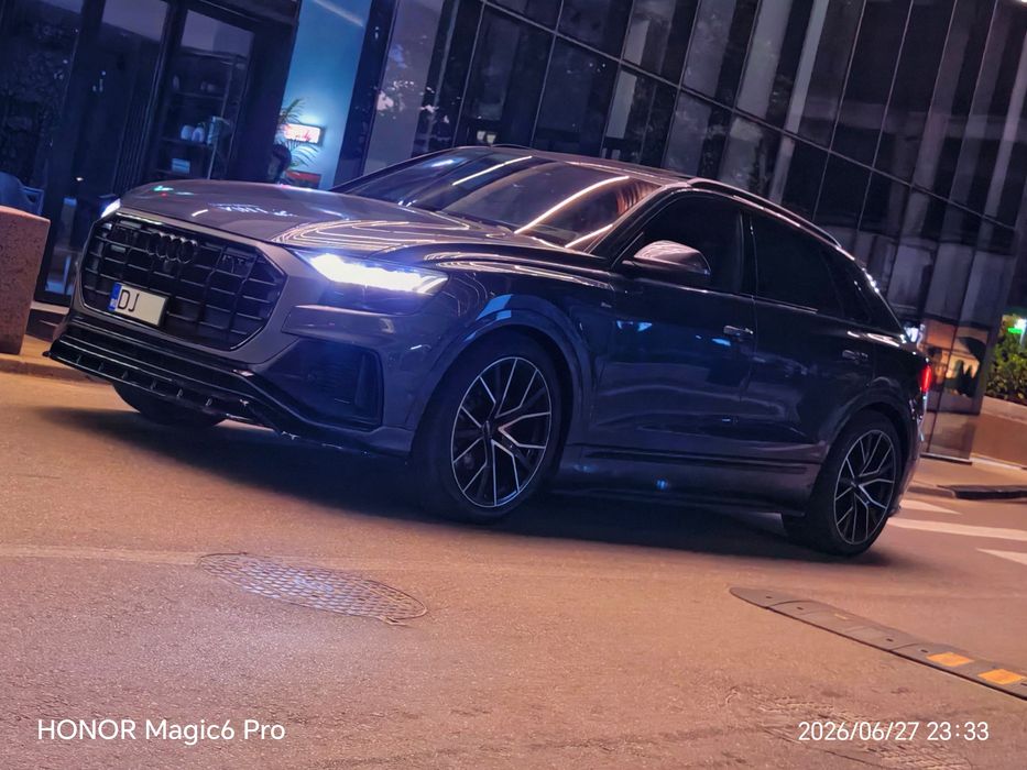 Vand Audi Q8 accept si Variante