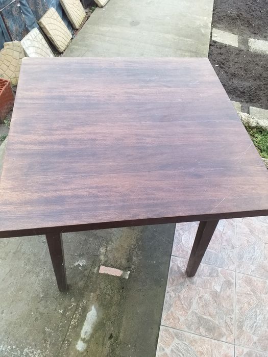 Дървени трапезни маси