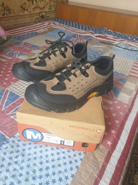 Продам Кроссовки