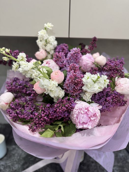 продам цветы сирень и пионы