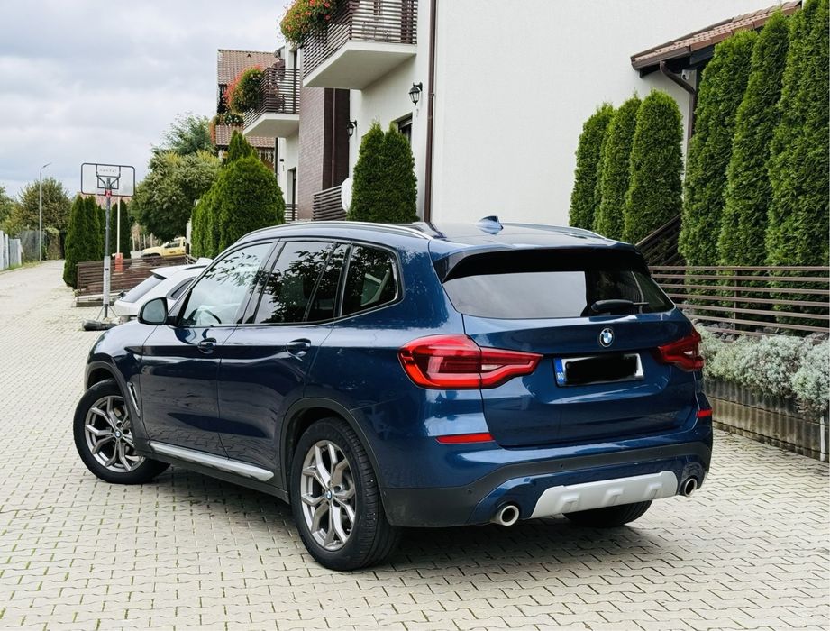 Se ofera spre vanzare BMW X3 30i