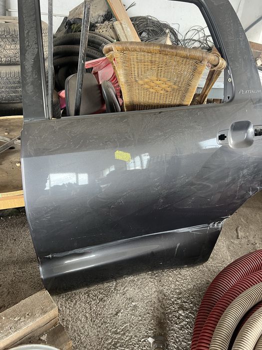 Задна лява врата Sequoia