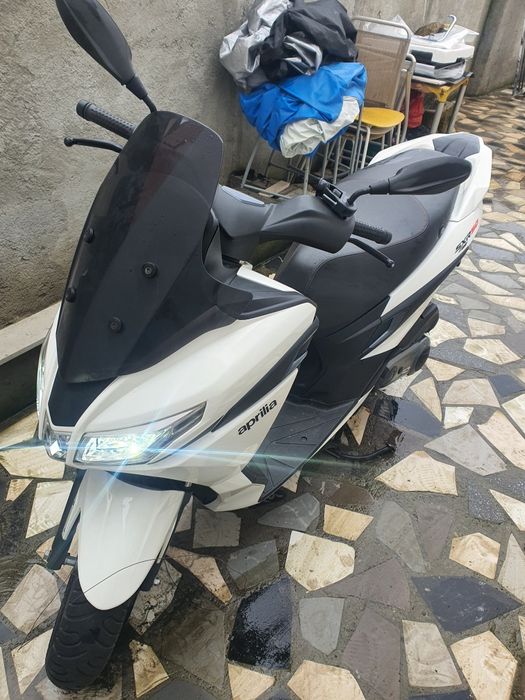 Vând Aprilia SXR 50