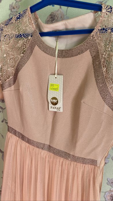 розовое платье новое