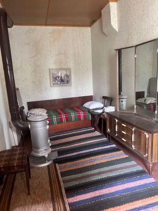 Къща с двор с. Разделна