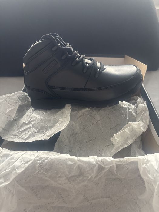 Нови Firetrap размер 38,24 см стелка !