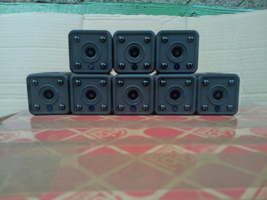 Продавам охранителни мини wifi HD камери