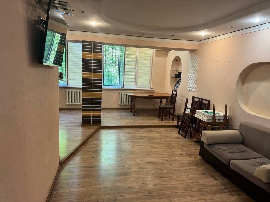 Ц5 3/2/4 ЦЕНТР АЛАЙСКИЙ Метро А.Кадыри Площадь-70m2 квартира кирпич