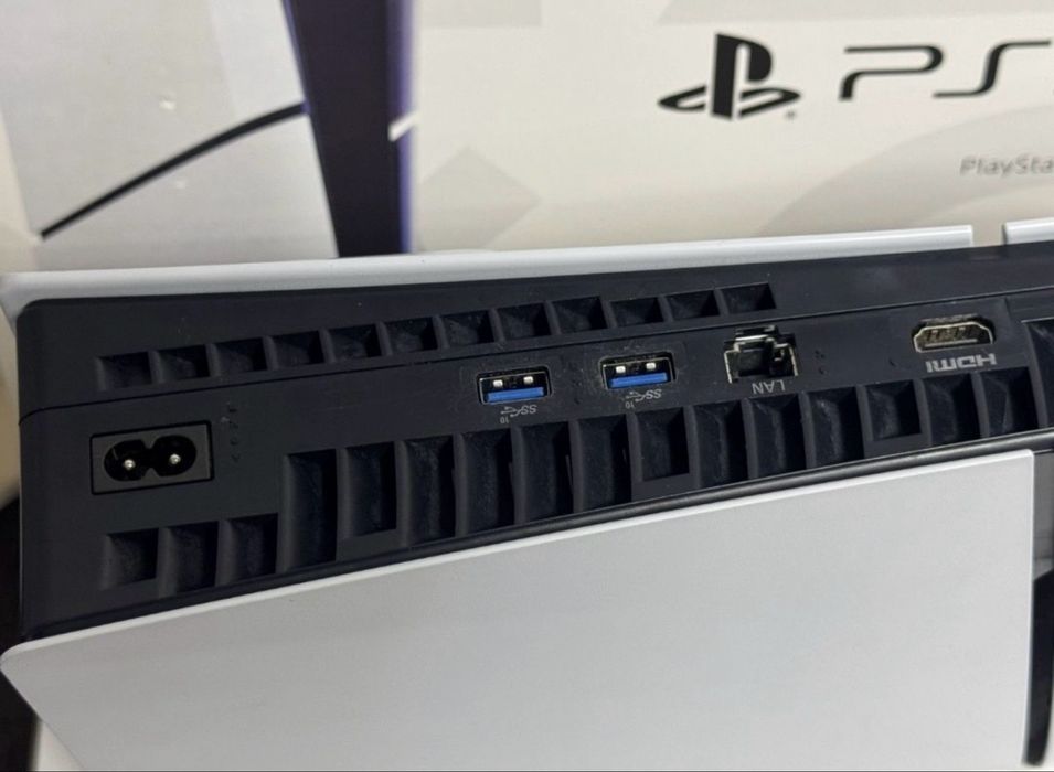 ЧИСТО НОВ 1TB Sony Playstation 5 Disc Slim ОЗОН Гаранция 2026г.