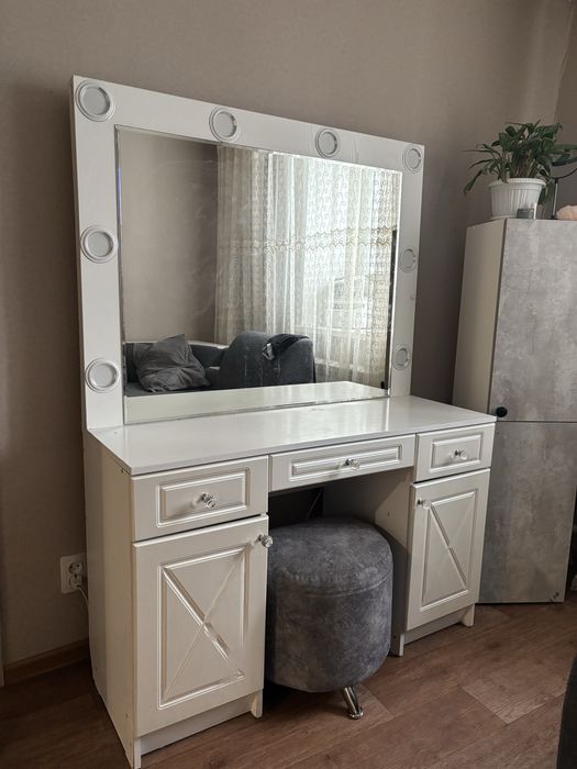 Туалетный столик