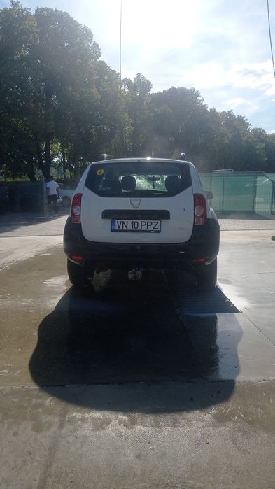 Vând Dacia Duster