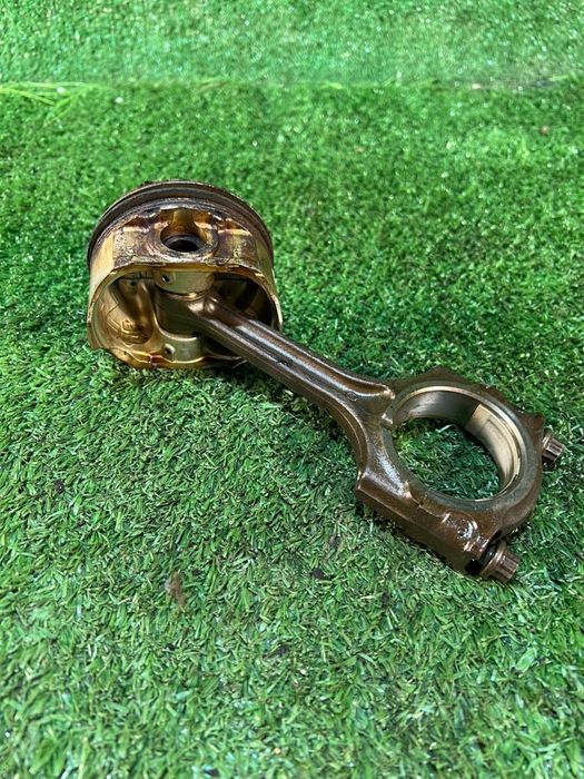 Шатун поршень Мазда птичка ФС 626 FS Mazda коленвал головка Гбц поддон