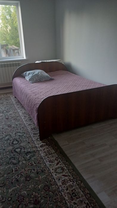 Кровать.                      .