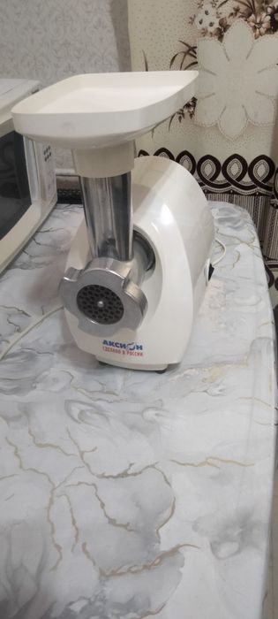 Продам электромясорубку