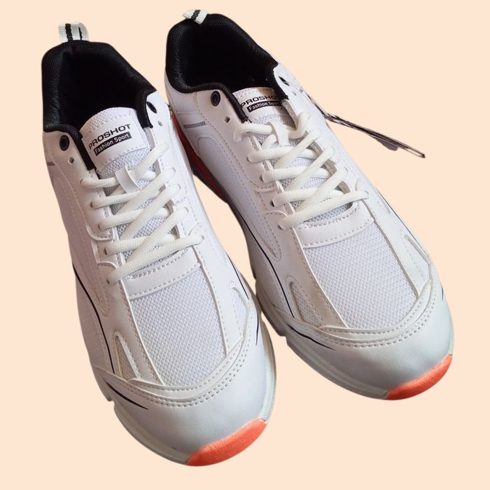 Продается кроссовки