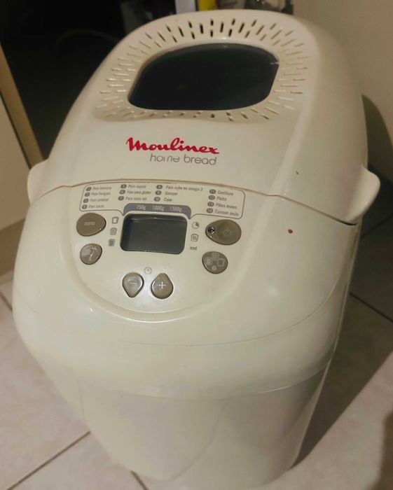 Mașină MOULINEX XXL pentru frământat și copt pâine