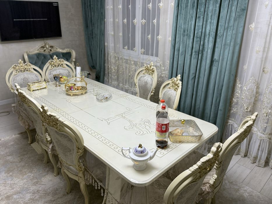 Стол стулия для зала