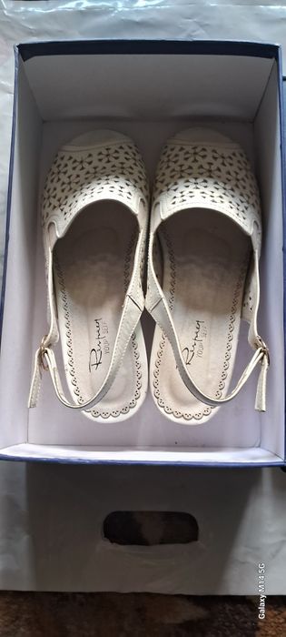 Новые кожаные,летние женские босоножки фирмы RESPECT АНГЛИЯ разм.37 5,