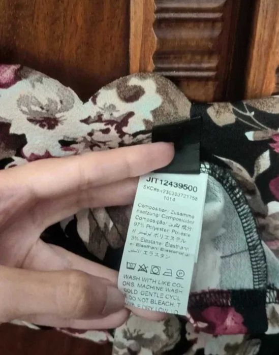 Floral print puff sleeve top