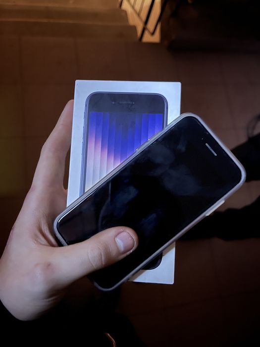 Продам Iphone SE2022