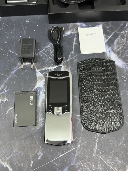 Yengicha ajoyib model sotuvda Vertu Slide 888 pro