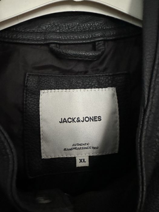 Vând Geaca Jack Jones