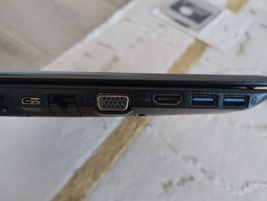 Ноутбук Acer Aspire E5-576G-50GL