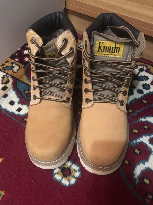 Продам ботинки