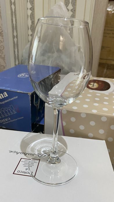 Стеклянный бокал для воды и сока