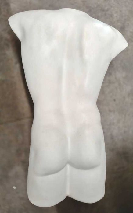 Statueta Nouă mare damă sau bărbați