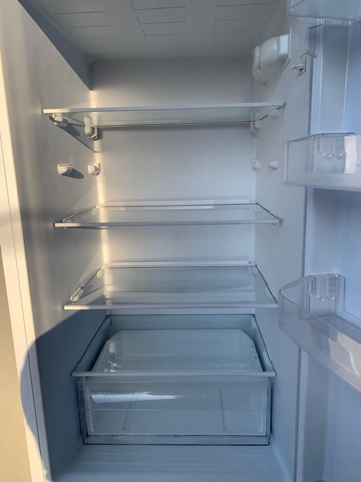 Vând combina frigorifica Myria