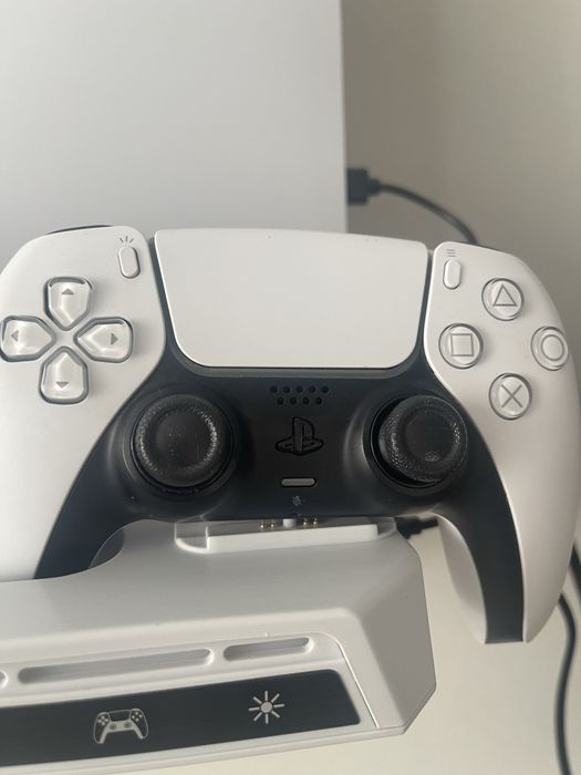 Продам ps5 с играми (playstation 5)
