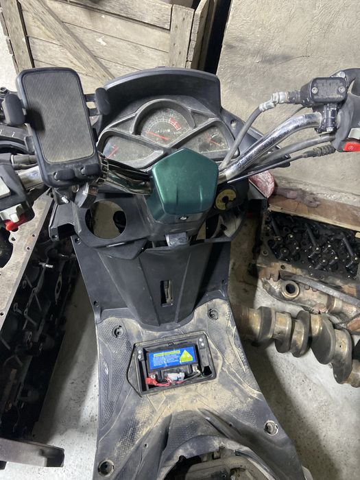 Скутер макси 180.000