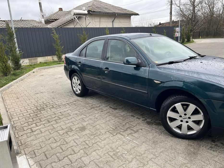 Vand sau schimb ford mondeo