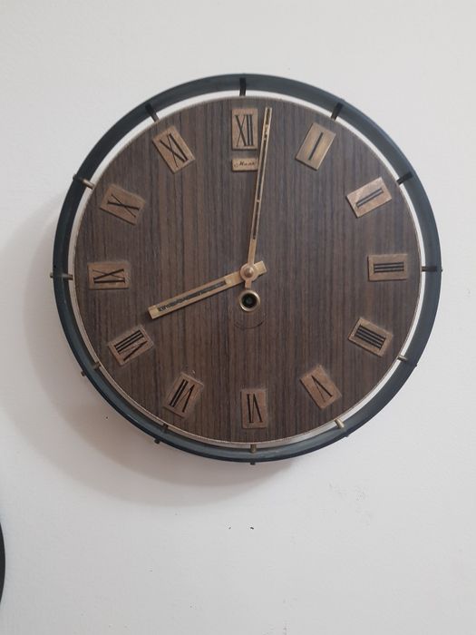 Часы ссср Маяк настенные,состоянее по фото,за пару 100000 сумостояние